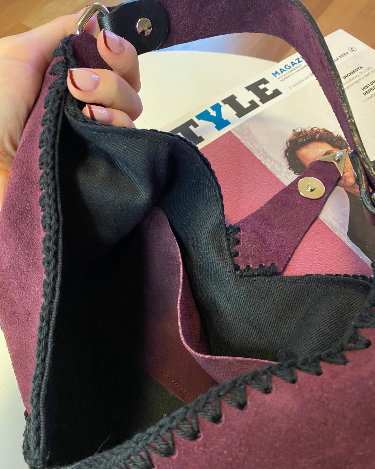 modello MONIQUE grape suede